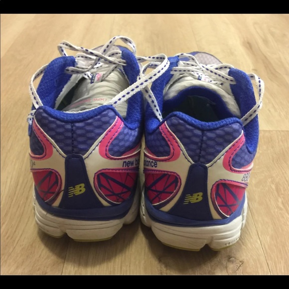 New Balance Size 9 - Picture 4 of 7